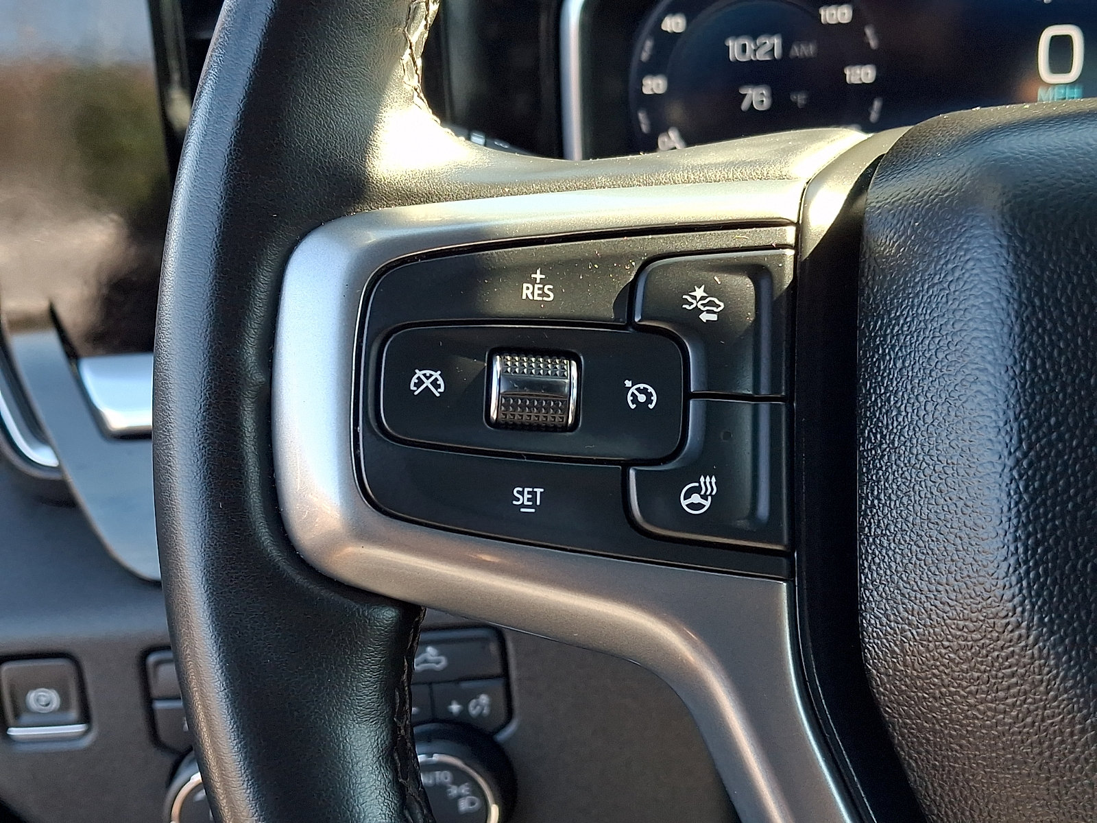 Used 2025 Chevrolet Silverado 1500 LT AWD/4WD image 21
