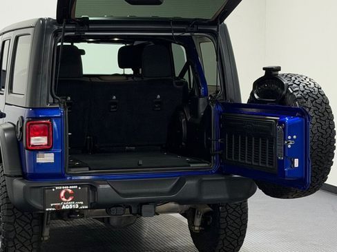 Used 2018 Jeep Wrangler Unlimited Sport S AWD/4WD image 12