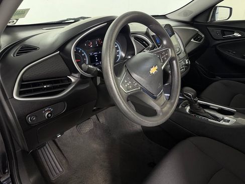 Used 2025 Chevrolet Malibu LT FWD image 13