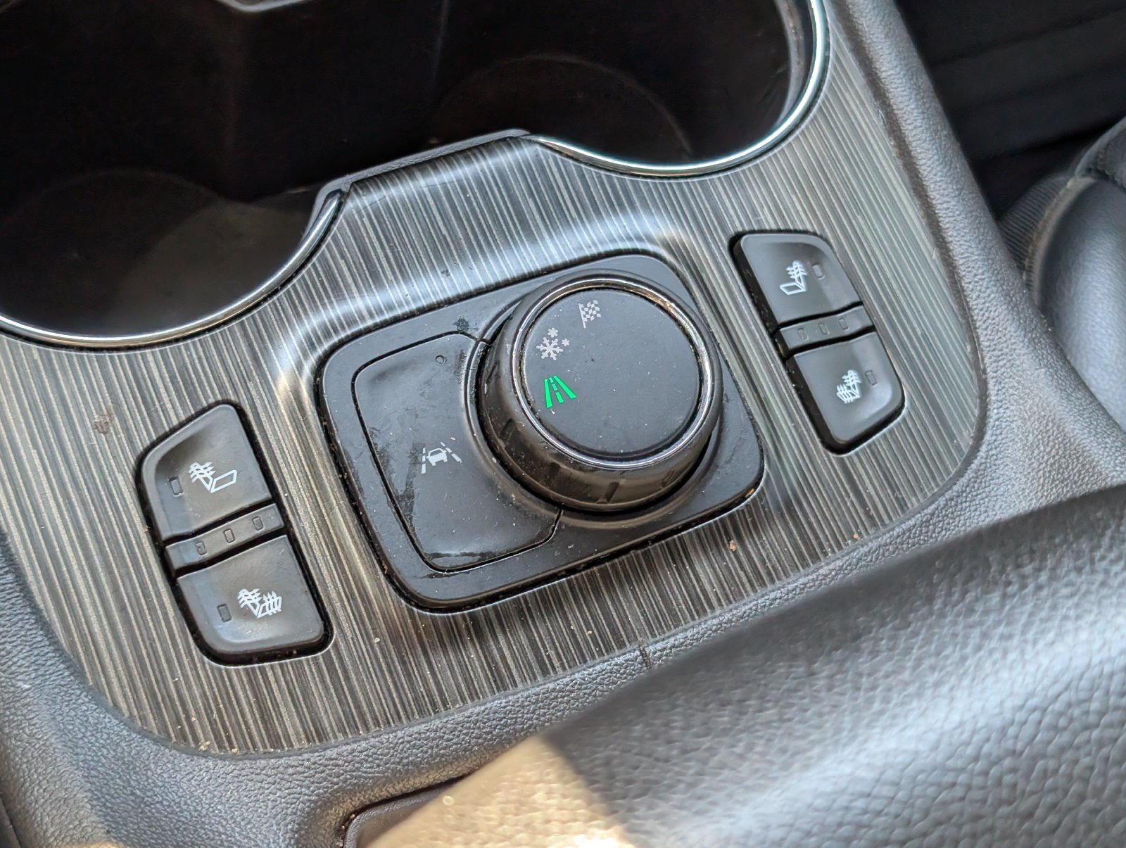 Used 2023 GMC Acadia SLT FWD image 24