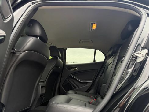 Used 2015 Mercedes-Benz GLA 250 4MATIC image 31