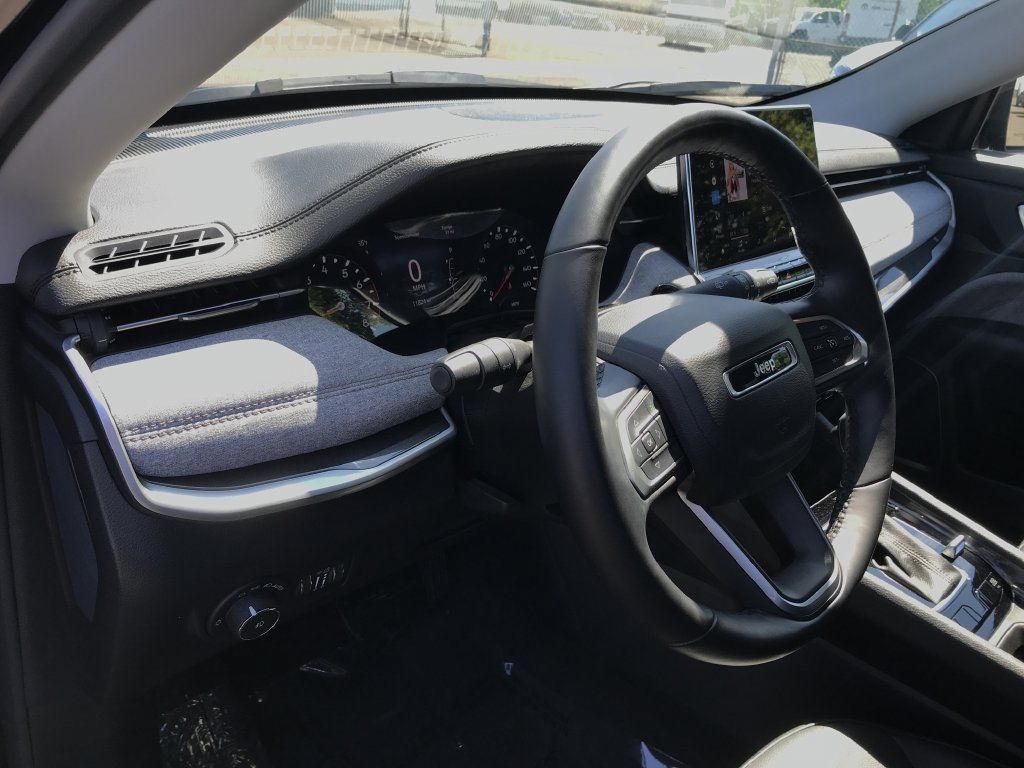 Used 2022 Jeep Compass Latitude AWD/4WD image 20