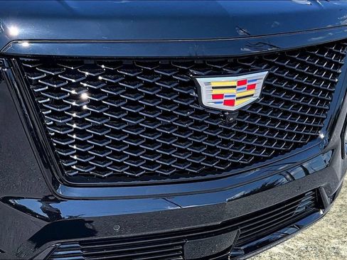Used 2026 Cadillac Escalade Platinum Sport w/ LPO, Floor Liner Package AWD/4WD image 34