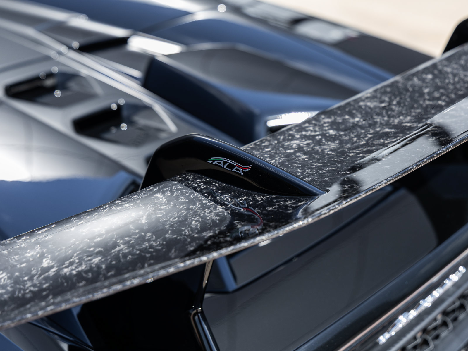 Used 2019 Lamborghini Huracan Performante AWD/4WD image 15