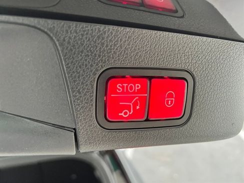 Used 2020 Mercedes-Benz GLB 250 4MATIC w/ AMG Line image 26