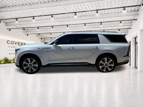 Certified 2026 Cadillac Escalade IQL Luxury AWD/4WD image 9