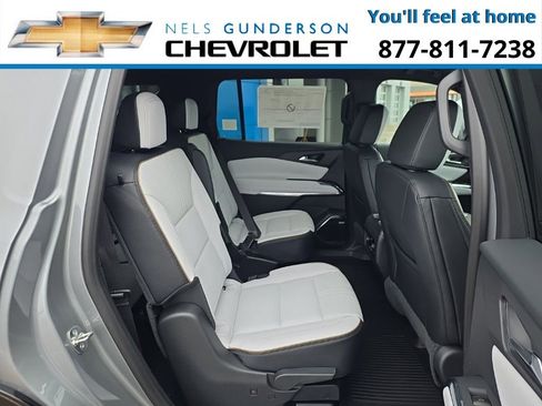 New 2026 Chevrolet Traverse High Country w/ LPO, Floor Liner Package AWD/4WD image 11