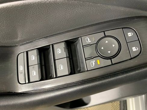 Used 2024 Nissan Rogue S image 30