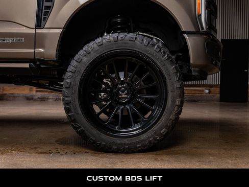 Used 2023 Ford F250 Lariat w/ Lariat Ultimate Package image 11