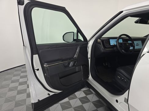 Used 2022 Rivian R1T Adventure image 16