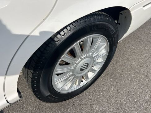 Used 2010 Mercury Grand Marquis LS image 8