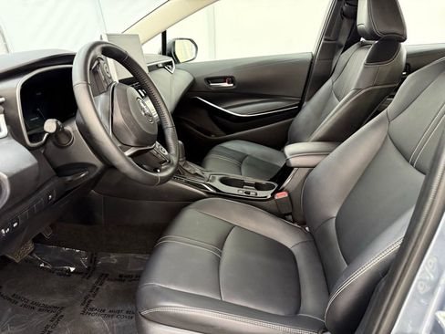 Used 2025 Toyota Corolla XLE image 11