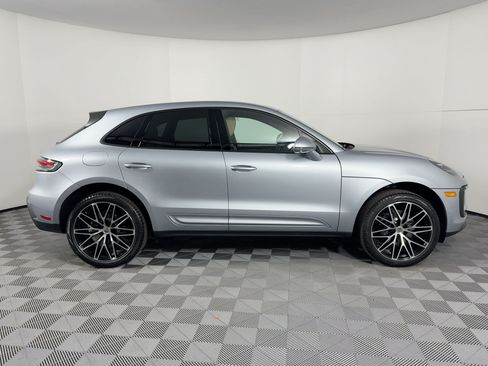Certified 2026 Porsche Macan AWD/4WD image 8
