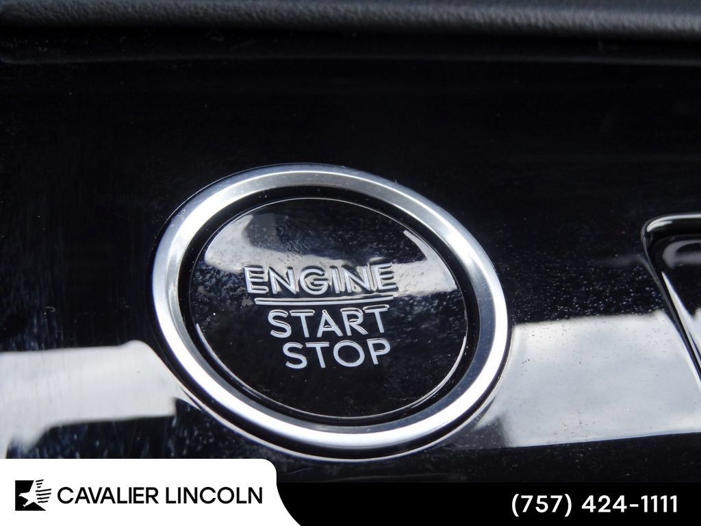 Used 2026 Lincoln Navigator L Premier AWD/4WD image 43