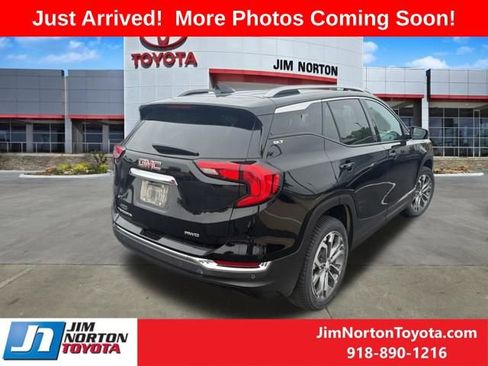 Used 2021 GMC Terrain SLT w/ Infotainment Package II AWD/4WD image 6