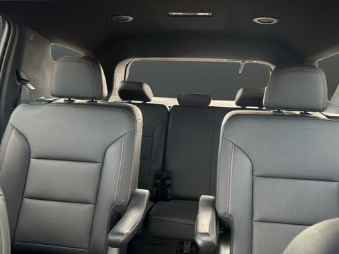 Used 2024 Chevrolet Traverse Z71 AWD/4WD image 19