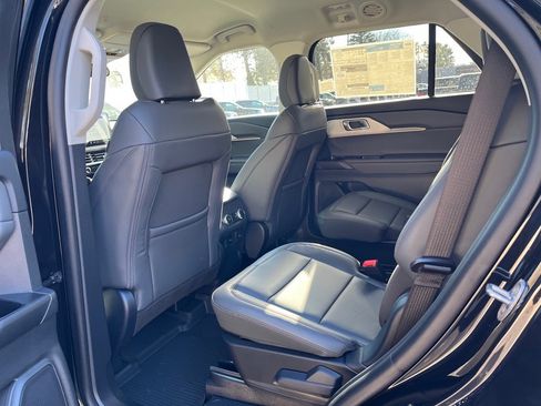 New 2026 Ford Explorer Active w/ Active Comfort Package AWD/4WD image 10