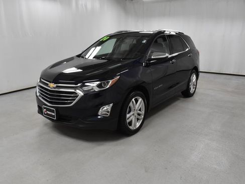 Used 2020 Chevrolet Equinox Premier image 2