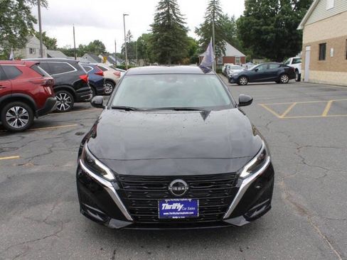 Used 2023 Nissan Altima 2.5 SV w/ SV Premium Package image 8