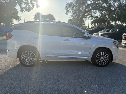 Used 2024 GMC Terrain Denali AWD/4WD image 2