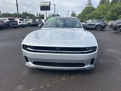 Used 2024 Dodge Charger Daytona Scat Pack w/ Plus Group AWD/4WD image 3