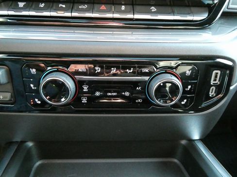 Certified 2024 Chevrolet Silverado 2500 High Country w/ Technology Package image 27