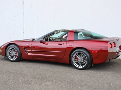 Used 2003 Chevrolet Corvette Coupe w/ Preferred Equipment Group RWD image 26