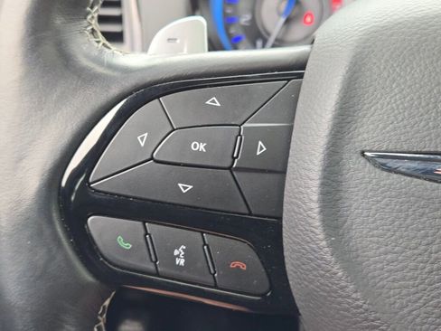 Used 2023 Chrysler 300 C image 30