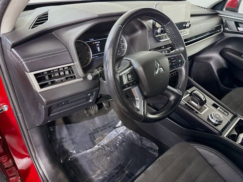 Used 2023 Mitsubishi Outlander SE Black Edition image 23