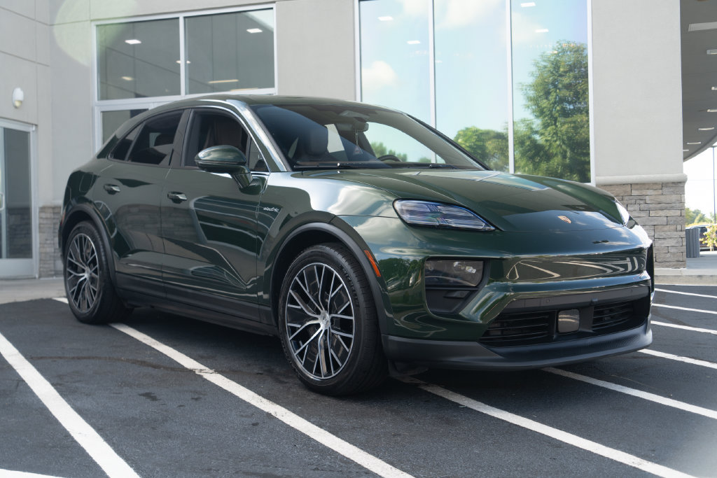 Used 2024 Porsche Macan 4 Electric AWD/4WD image 7