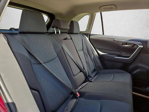 Used 2025 Toyota RAV4 XLE AWD/4WD image 20