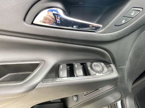 Certified 2022 Chevrolet Equinox Premier FWD image 23