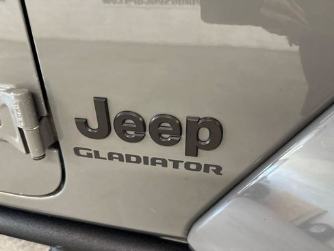 Used 2022 Jeep Gladiator Sport AWD/4WD image 72