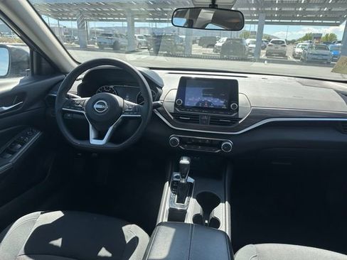 Used 2025 Nissan Altima 2.5 SV FWD image 16