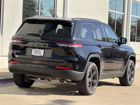 New 2025 Jeep Grand Cherokee Limited w/ Black Appearance Package image 5