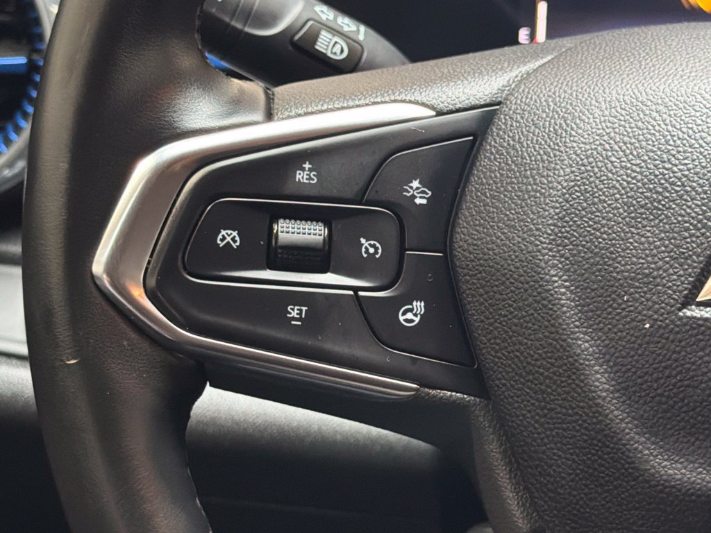 Used 2025 Chevrolet Trax LT w/ LT Convenience Package FWD image 26