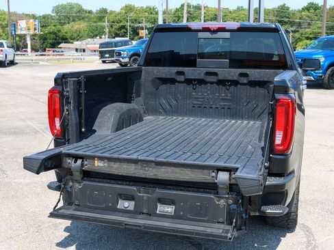 Used 2023 GMC Sierra 1500 Denali Ultimate AWD/4WD image 11