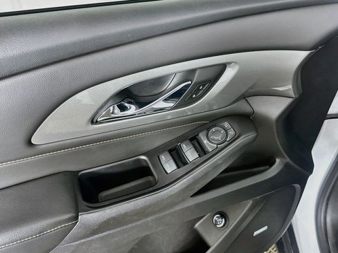 Used 2018 Chevrolet Traverse LT FWD image 15