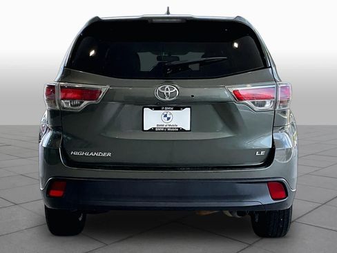 Used 2016 Toyota Highlander Plus FWD image 4