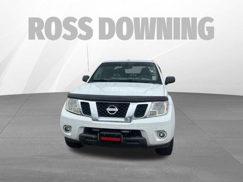 Used 2015 Nissan Frontier SV w/ SV Value Truck Package AWD/4WD image 2