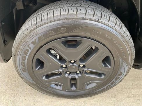 Used 2018 Jeep Renegade Trailhawk w/ UConnect 8.4 Nav Group image 24