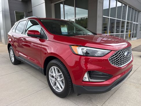 Certified 2024 Ford Edge SEL w/ Convenience Package AWD/4WD image 11