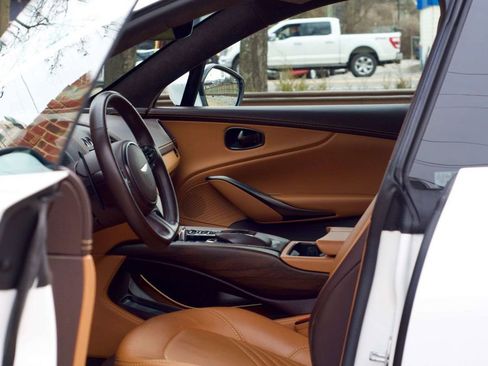 Used 2022 Aston Martin DBX image 20