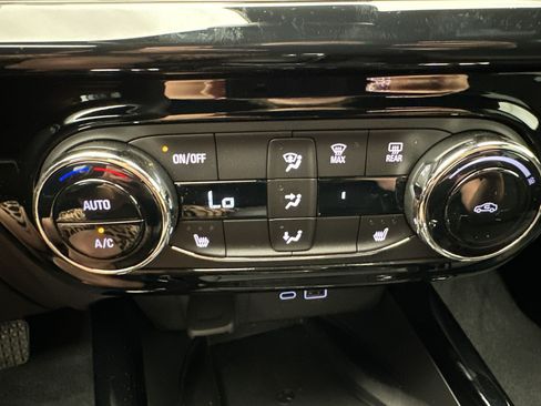 Used 2026 Chevrolet Trax RS w/ Sunroof Package FWD image 19