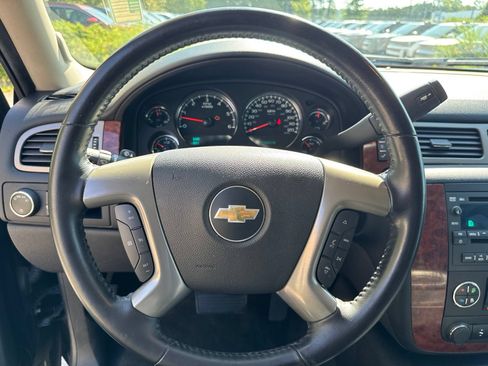 Used 2014 Chevrolet Tahoe LT RWD image 17