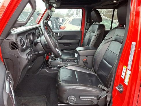 Used 2018 Jeep Wrangler Unlimited Sahara image 9