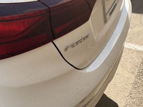 Used 2024 Kia Forte LXS FWD image 8