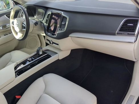 Used 2025 Volvo XC90 B5 Core w/ Protection Package image 34