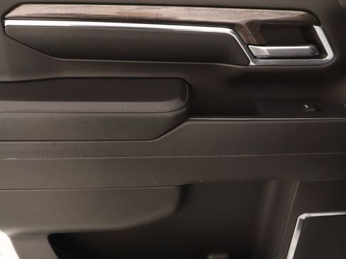 Used 2024 Chevrolet Silverado 3500 LTZ w/ LTZ Convenience Package image 17