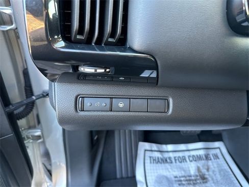 Used 2024 Nissan Pathfinder SV image 22